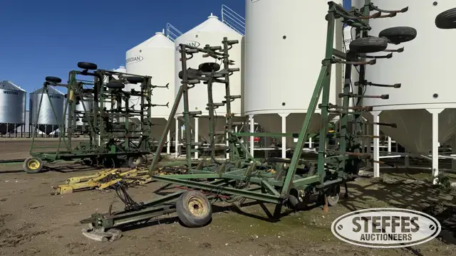 John Deere 1610