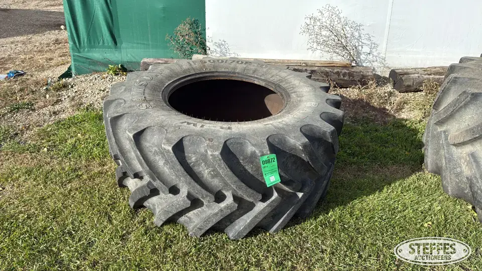 (1) Samson IF600/70R30 tire Tractor-Implement Tire