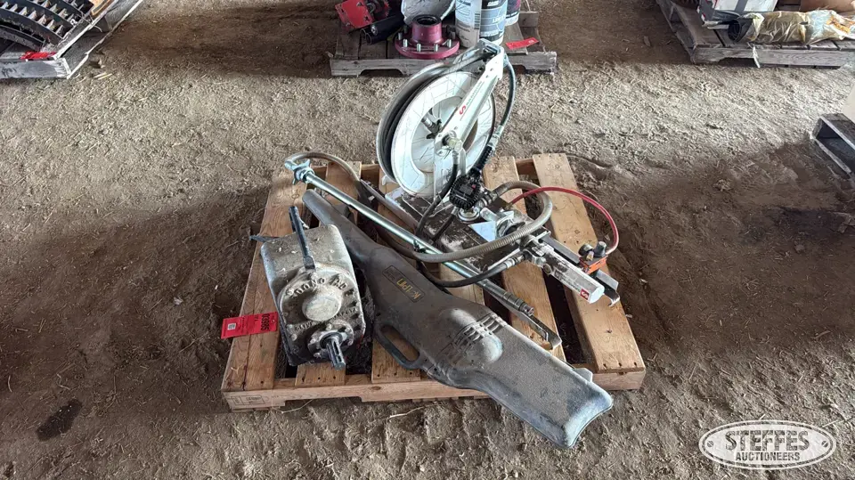 Samson Reel Master oil pump & reel Farm Support Item
