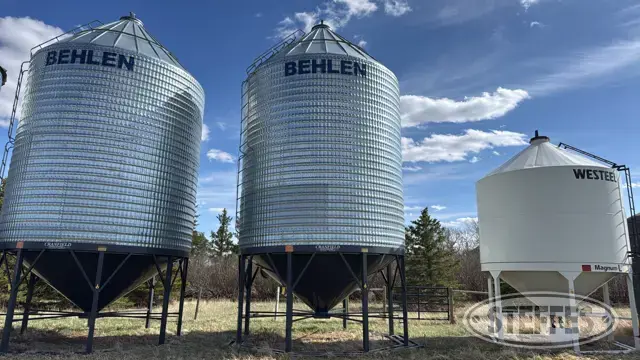 Behlen hopper bin
