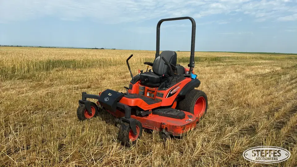 Kubota ZD1211L Zero Turn Mower