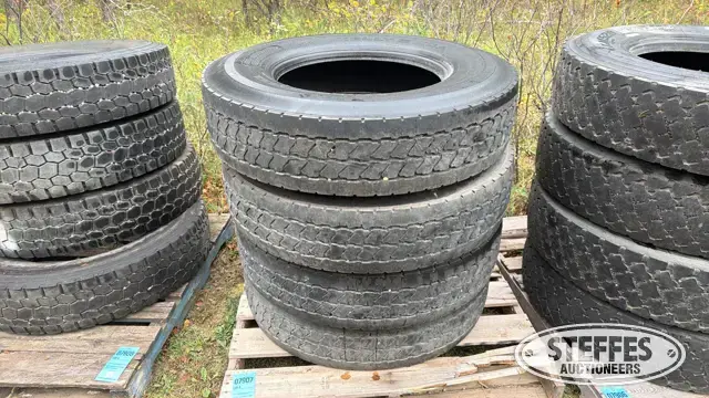 (4) Kelly 11R22.5 tires