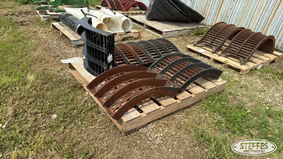 (5) Case IH 8010 concaves Ag Equipment Part