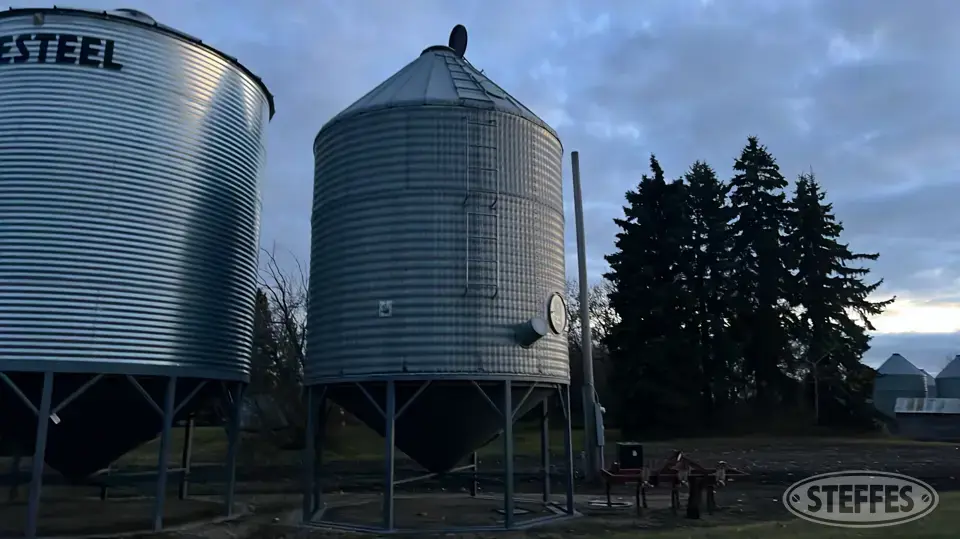 Behlen 2911 Hopper Bin