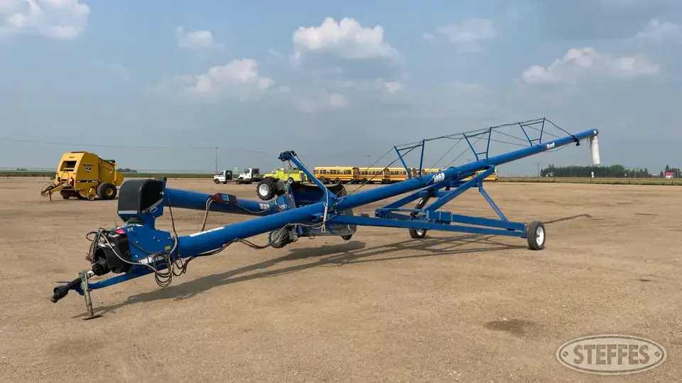2019 Brandt 1060 Swing Hopper Auger