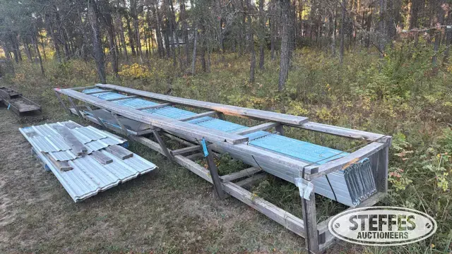 Locking tin roofing