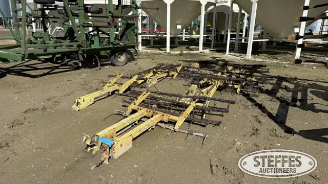 Degelman 3-bar harrow sections