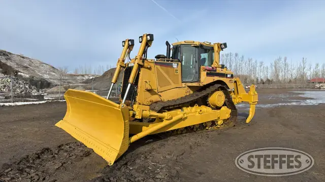 2005 CAT D8T