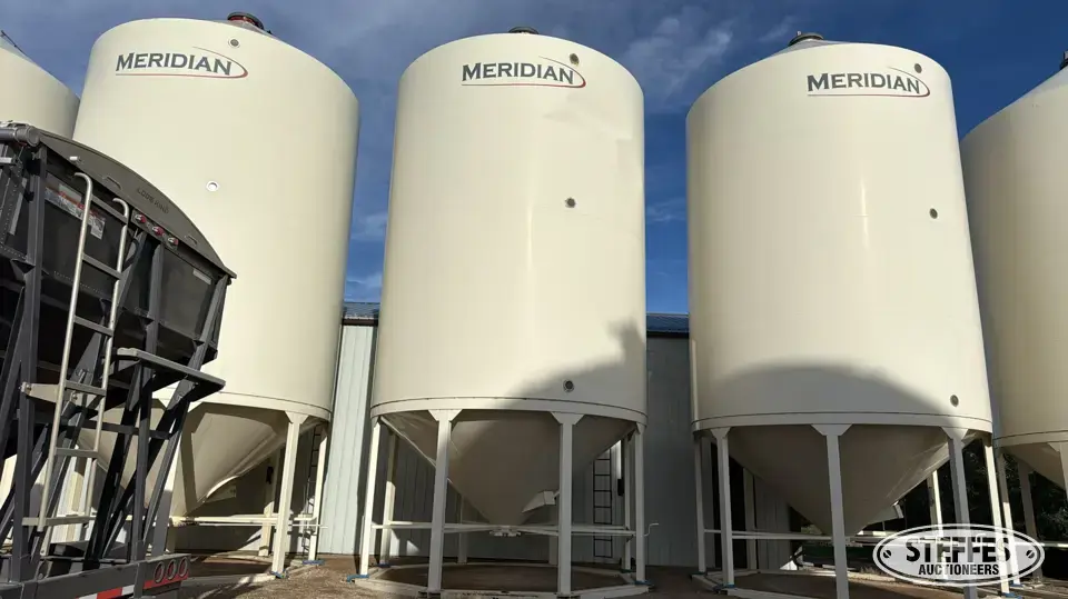 Meridian 1620EWPVS hopper bin