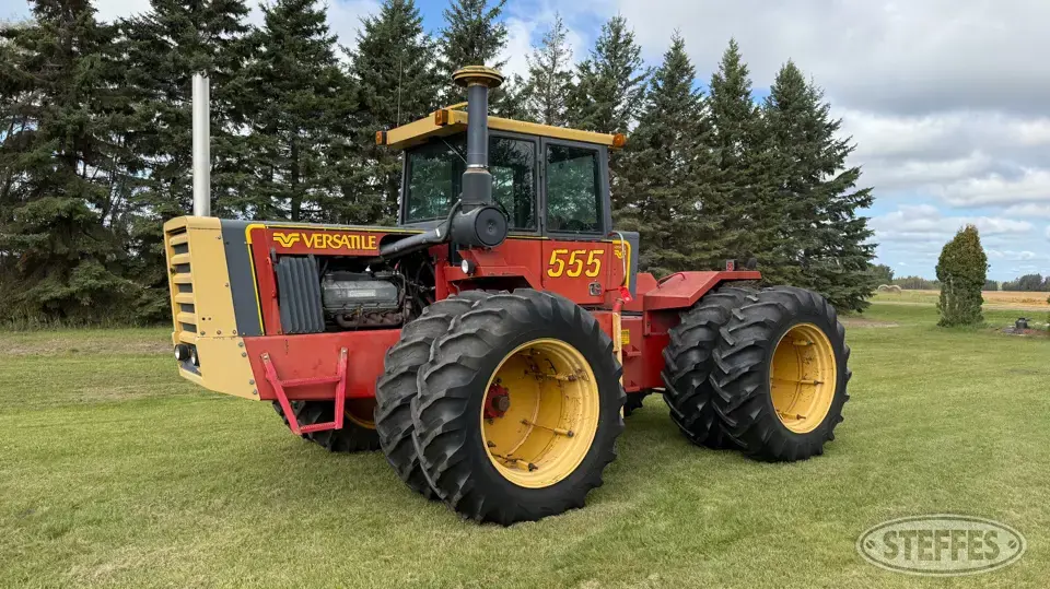 1980 Versatile 555 4WD Tractor