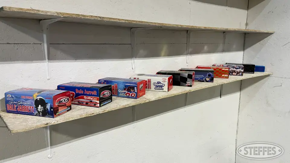 (10) Diecast collectible race cars Toy
