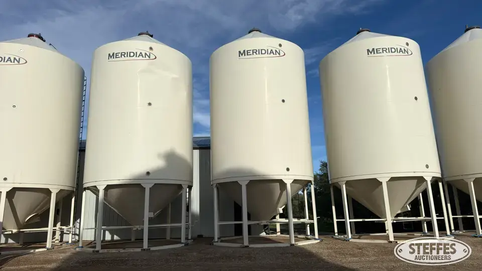 Meridian 1620EWPVS hopper bin