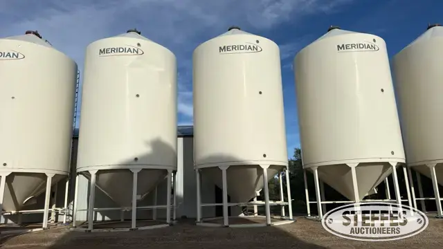 Meridian 1620EWPVS hopper bin