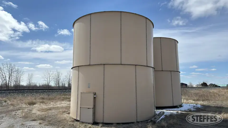 2013 CST 500 bbl. upright tank Oil and Gas Tank