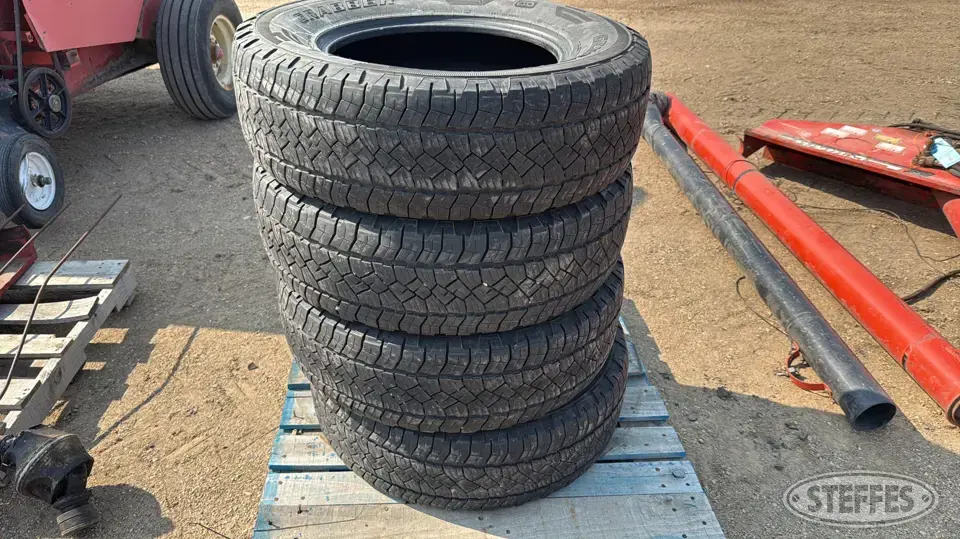 (4) General Grabber LT265/70R18 tires Passenger-Light Truck Tire