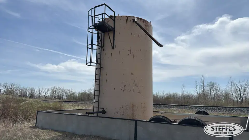 400 bbl. upright tank Oil and Gas Tank