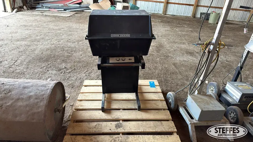 John Deere 44G-3927 Personal Property