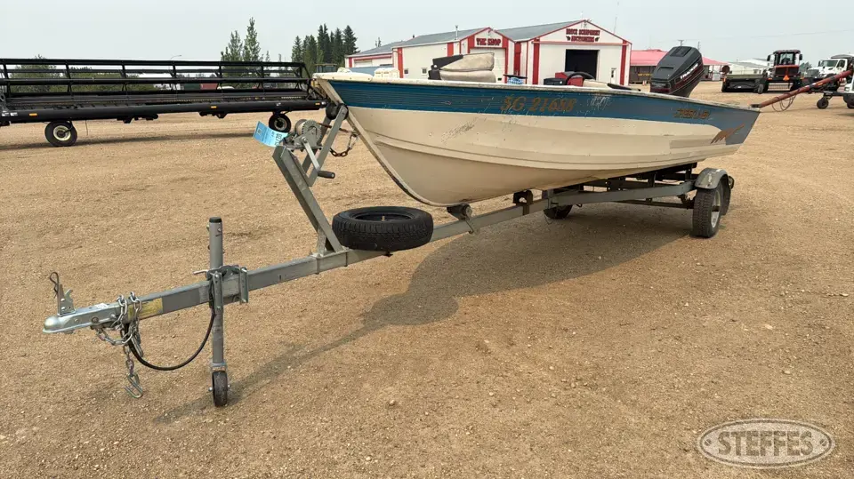 1996 Crestliner Kodiak DLX Boat