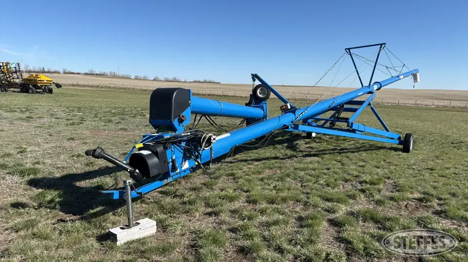 2009 Brandt 1070 Swing Hopper Auger