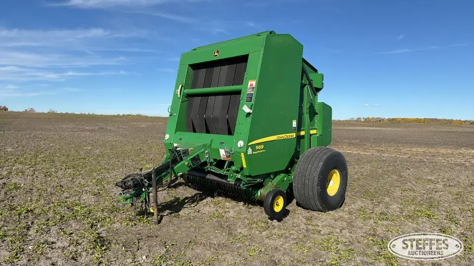 John Deere 569 Round Baler