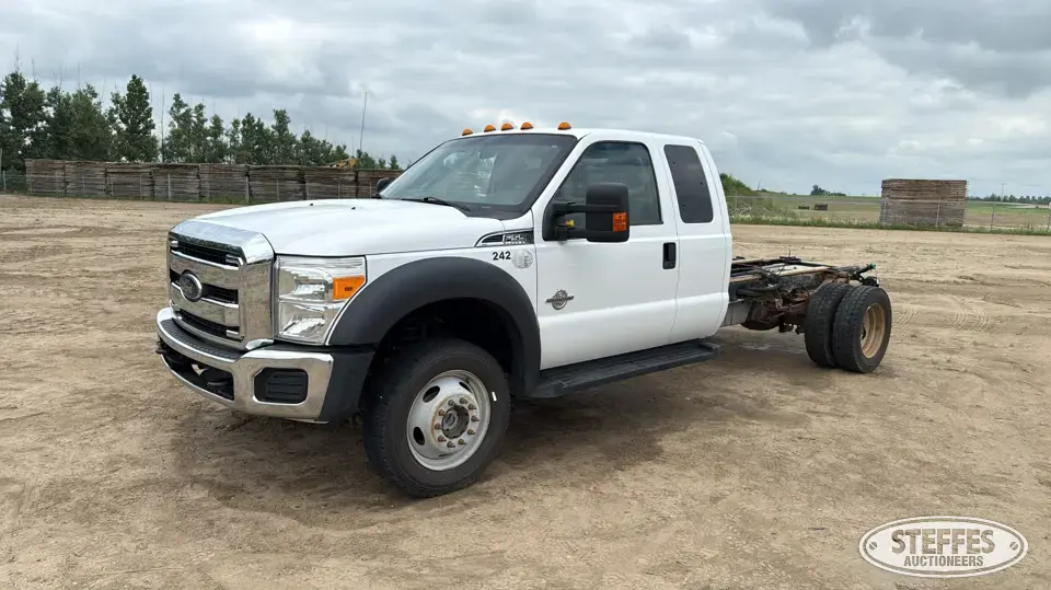 2016 Ford Super Duty F-550 XLT Cab and Chassis Truck