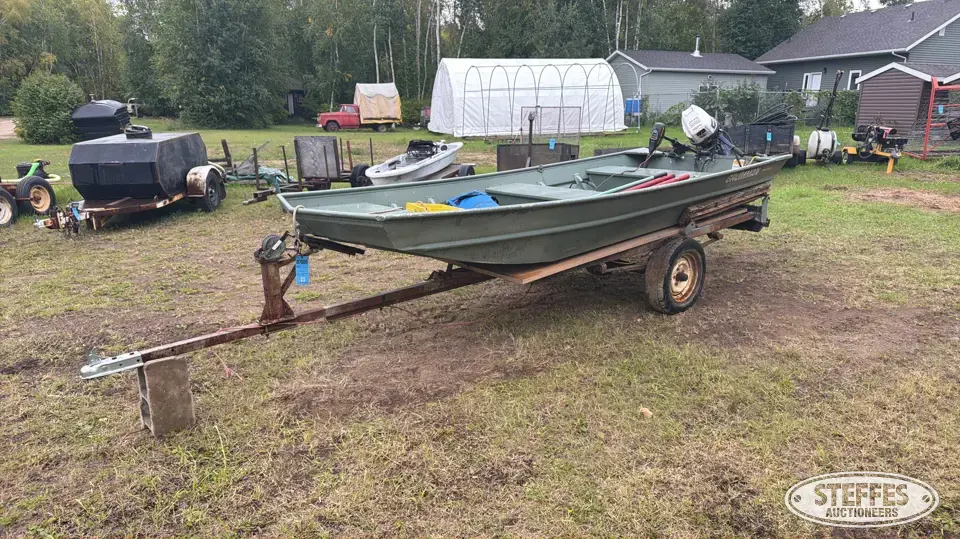 Grumman 1552M Boat