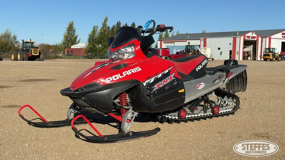 2006 Polaris RMK 900 Snowmobile
