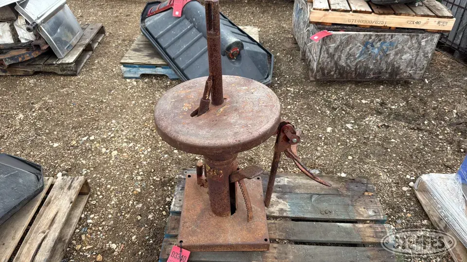 Coats manual tire changer General Tools and Shop Supply