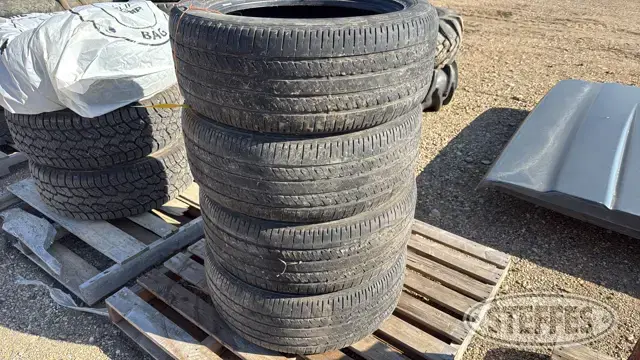 (4) Bridgestone 265/50R20 tires