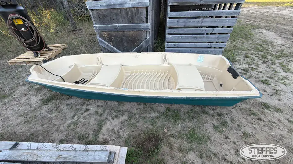 Sun Dolphin American 12 Boat