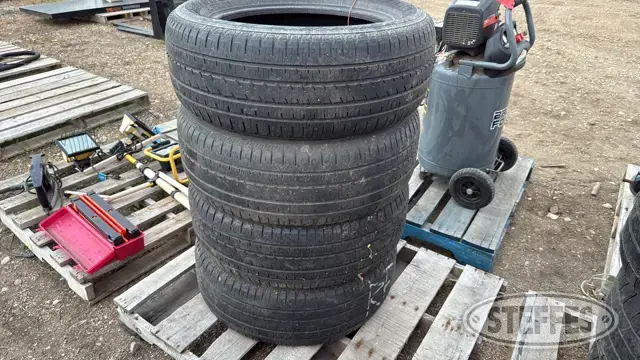 (4) Bridgestone 275/55R20 tires