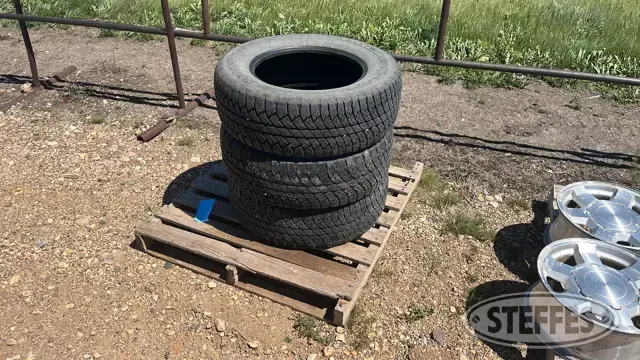 (3) Bridgestone Dueler A/T 265/65R18 tires