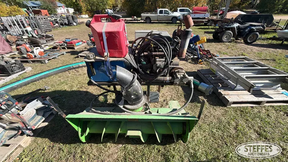 Deutz-Allis 3743 Lawn and Garden Accessory