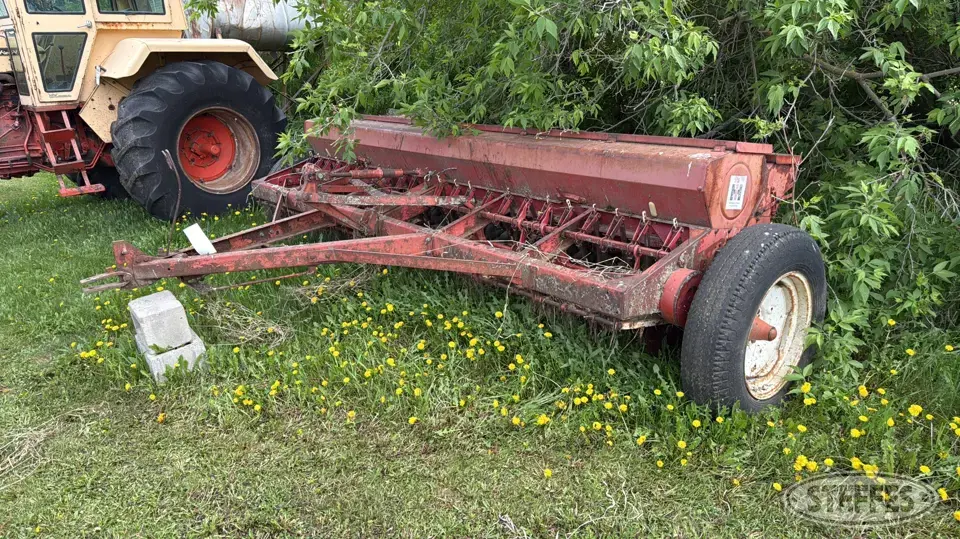 McCormick International 10 Press Drill