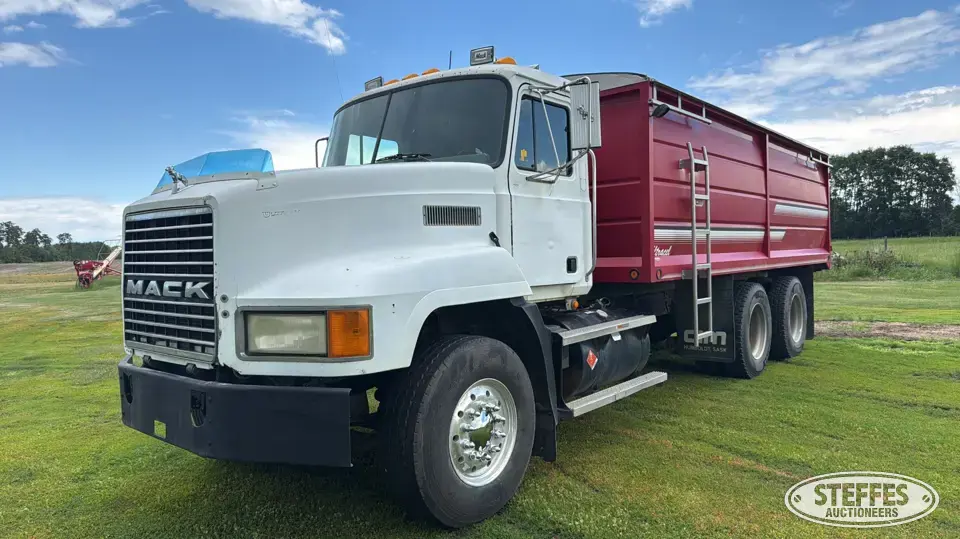 1997 Mack CH613 Grain Truck