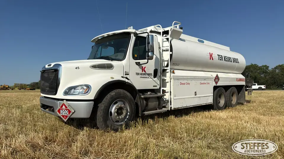 2006 Freightliner M2 Fuel-Lube Truck