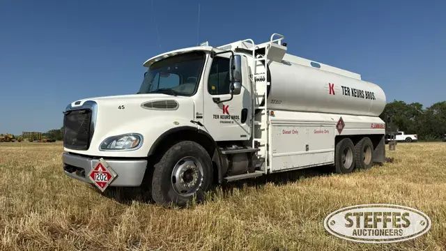 2006 Freightliner M2