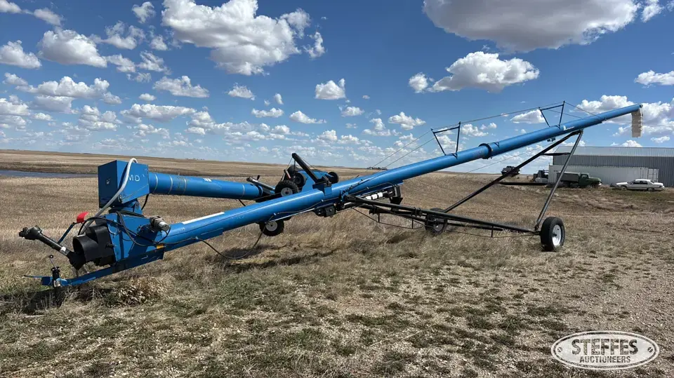 Brandt 1060 Swing Hopper Auger