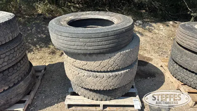 (4) 11R24.5 tires