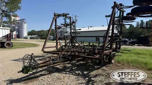 John Deere 1610
