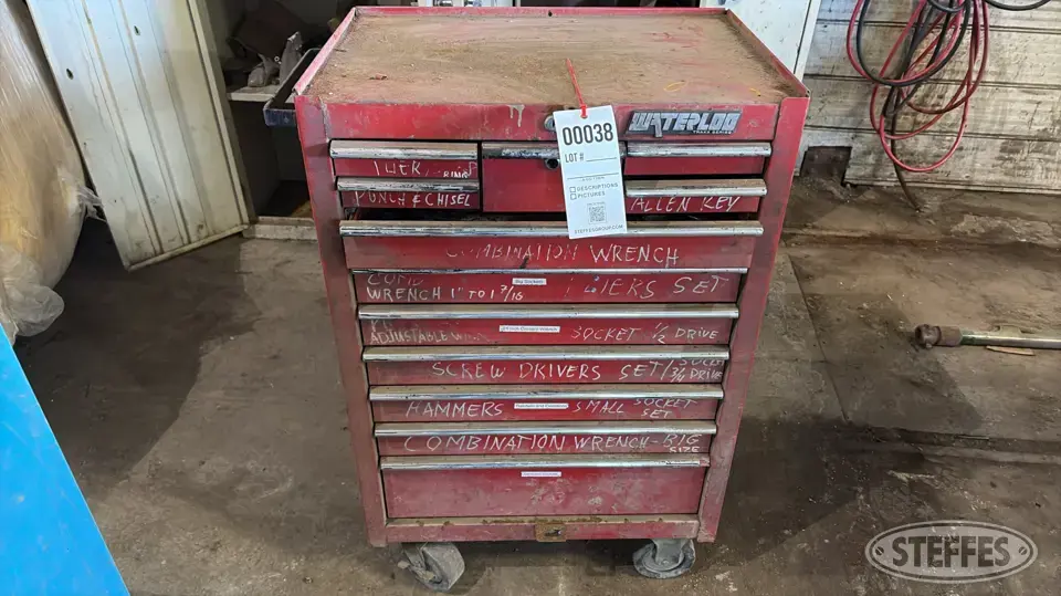 Waterloo Traxx Series Storage and Bench