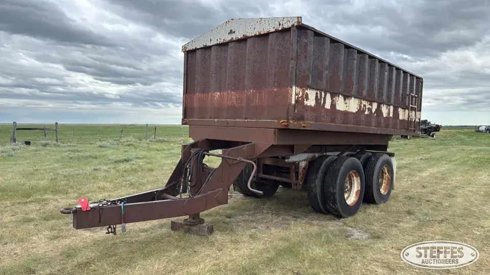1979 Univision Bumper Dump Trailer