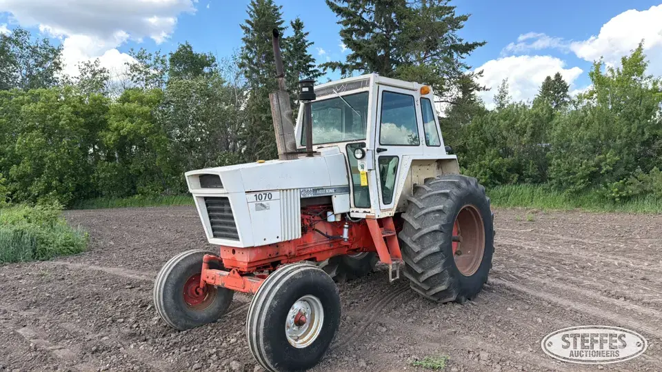 1977 Case 1070 2WD Tractor