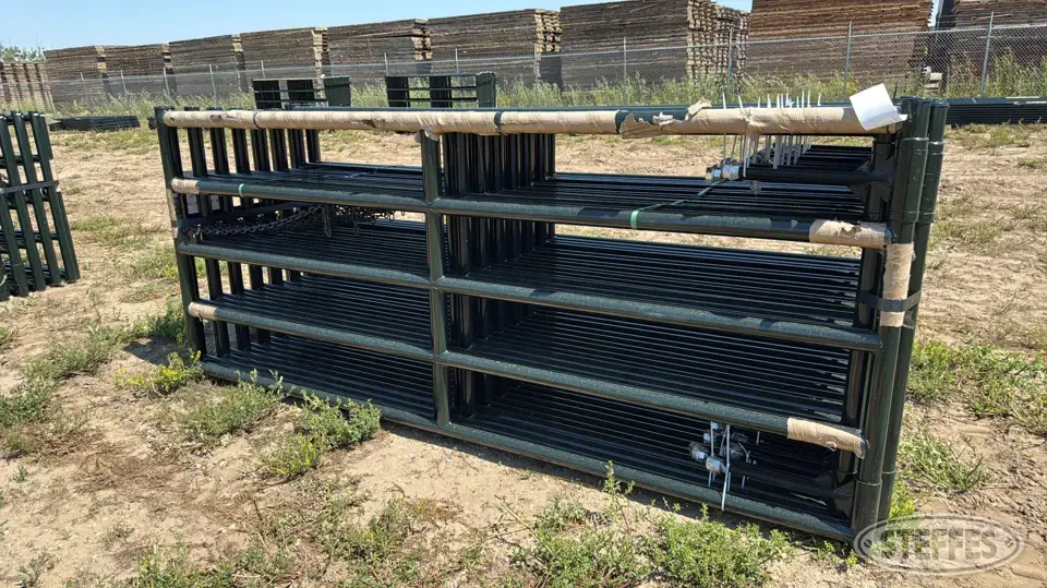 (16) BYT HD Magnum gates Livestock Handling