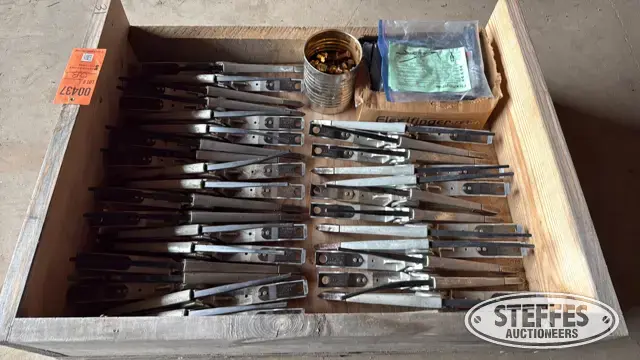 (31) Flexxfinger 250 crop lifters