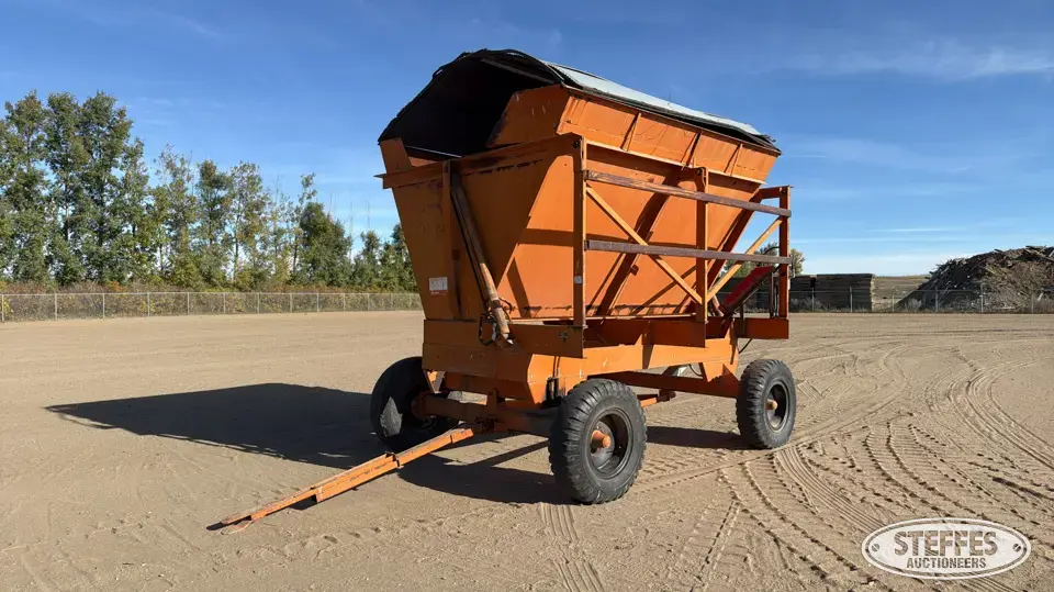 Richardton 1200 Dump Cart