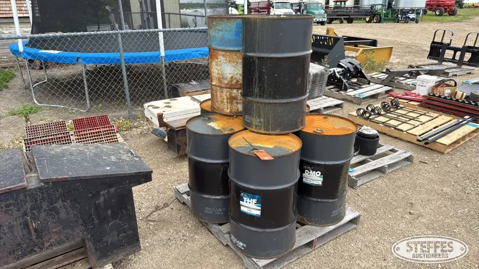 (7) 110L oil drums Oil and Gas Tank