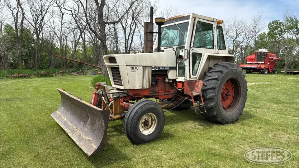 1977 Case 1070 Agri King 2WD Tractor