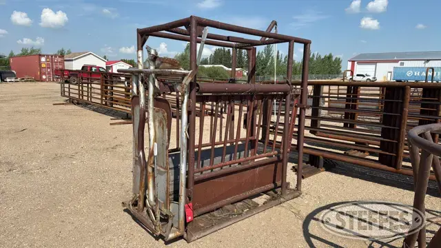 Livestock squeeze chute