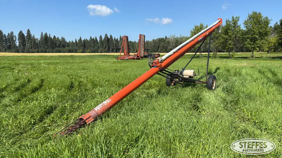 Brandt 835 Straight Auger